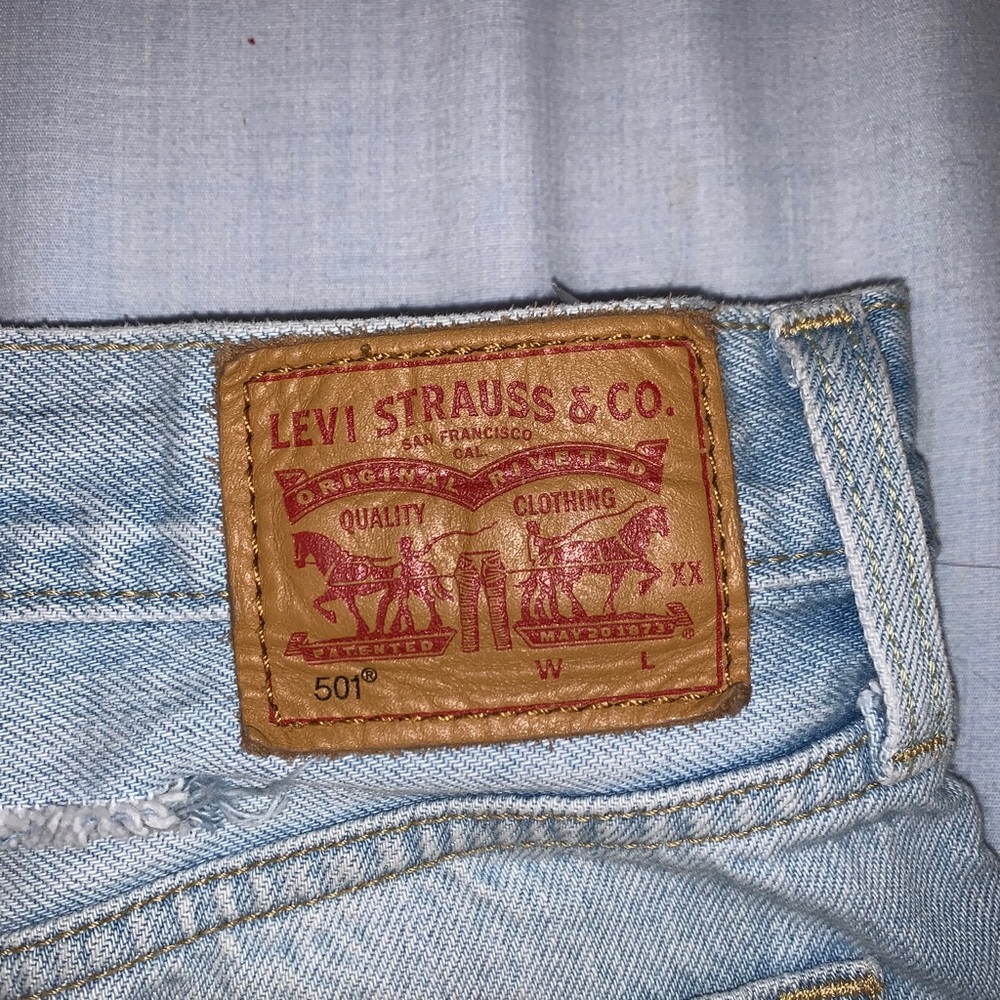 levi shorts - Picture 3 of 3